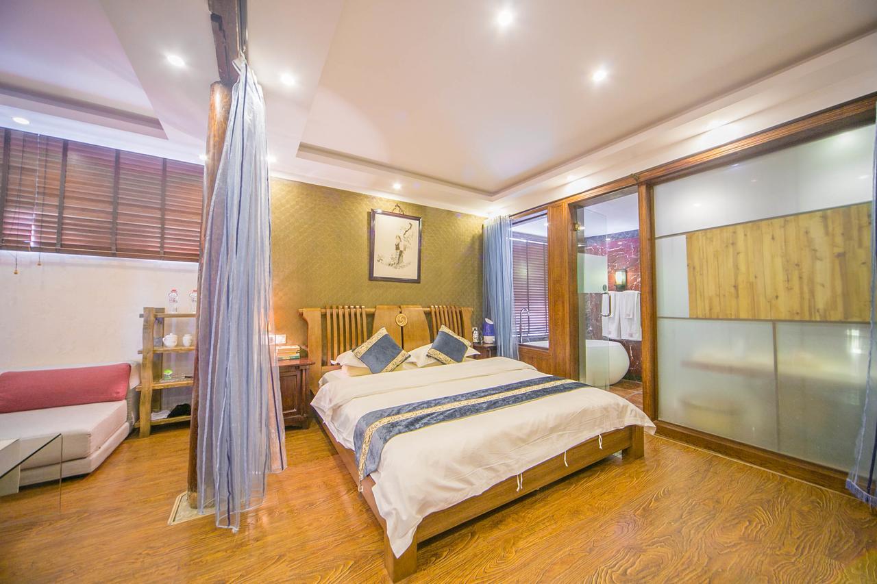 Lijiang Half Moon Bay Inn Eksteriør bilde